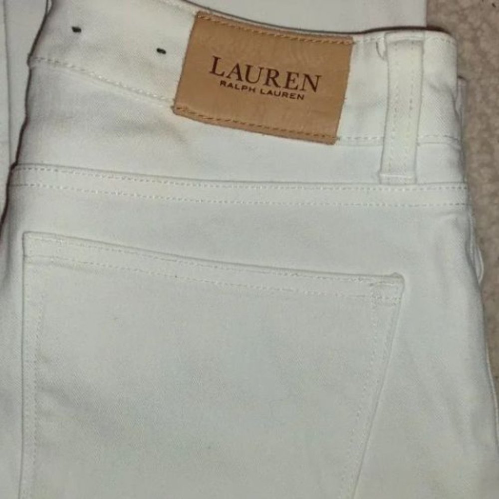 Lauren-Ralph Lauren Ladie's white denim Jeans in size 4 , 29" Waist - Picture 4 of 8